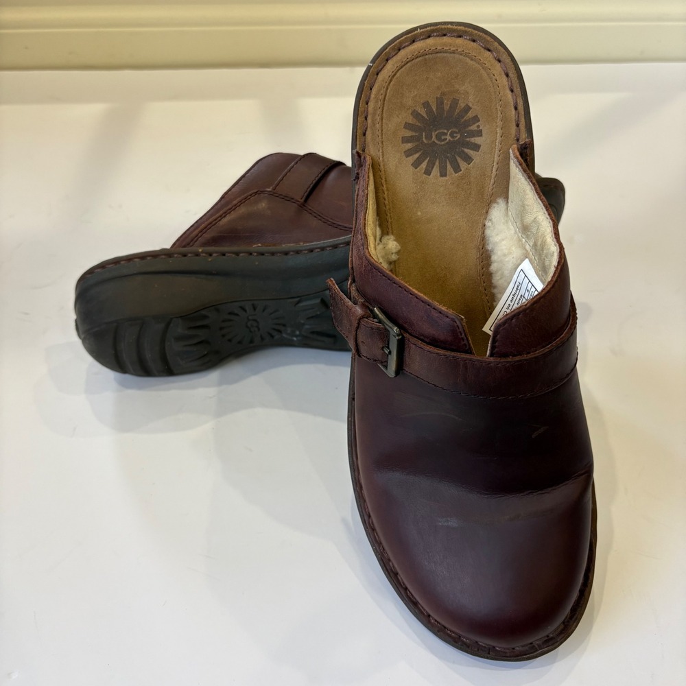 UGG 1003333 Mahogany Brown Leather Sheepskin Lined Buckle Clog Mules Womens 9